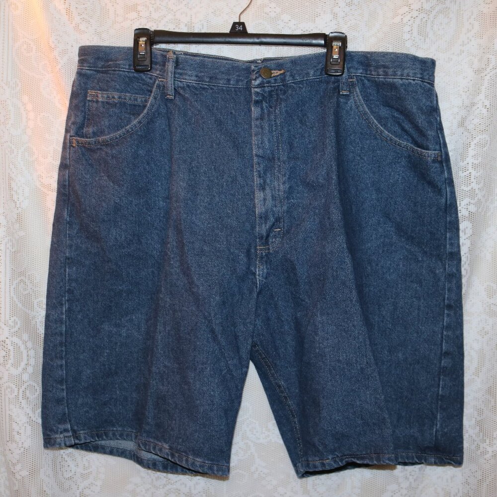 Wrangler mens denim shorts size 42 relaxed fit new with tags